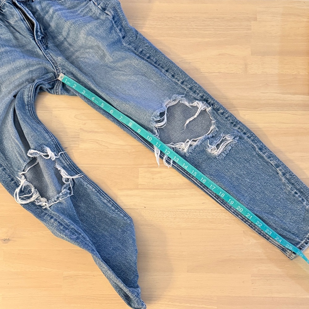 American Eagle Outfitters Women’s Mom Jean, size 0 Short - Picture 7 of 12